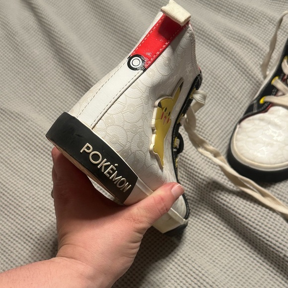 Pokémon shoes - Picture 5 of 8